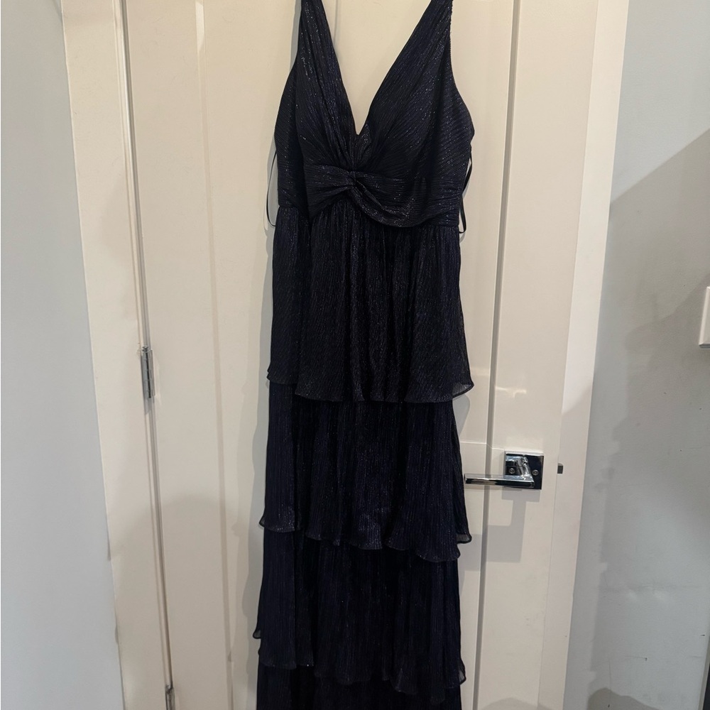 Elegant Navy Blue Evening Gown